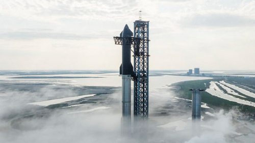 SpaceX готовит 120-метровый корабль Starship к первому орбитальному по...