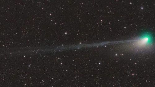 Астрофотограф показал, как комета потеряла хвост из-за солнечной бури