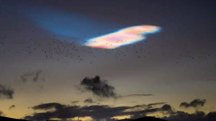 Над Шотландией увидели редкие «перламутровые» облака