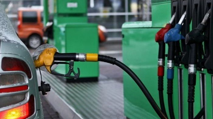 Цены на топливо за последний месяц снизились — Госстат