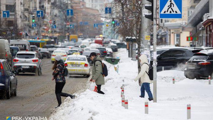 Шквальный ветер и мокрый снег: где сегодня в Украине ждать непогоды