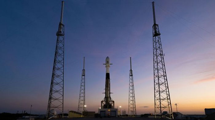 SpaceX запустила две миссии в космос за один день