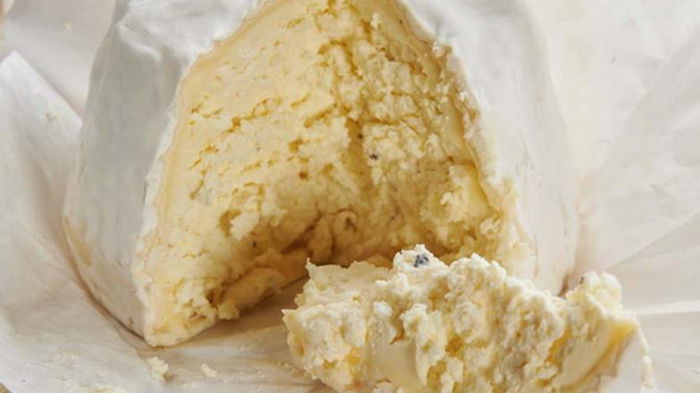 В Украине обнаружен опасный сыр из Франции