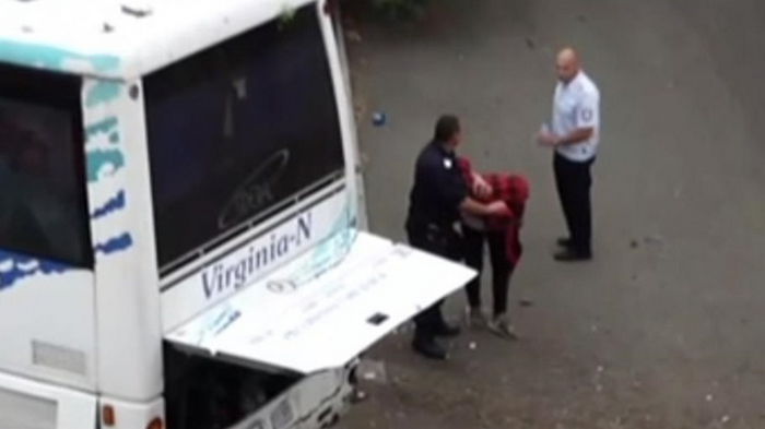 В Болгарии нашли микроавтобус с 43 нелегалами