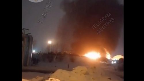 В РФ очередной крупный пожар: горит химзавод