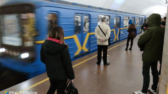 В киевском метро произошел сбой: как оплатить проезд