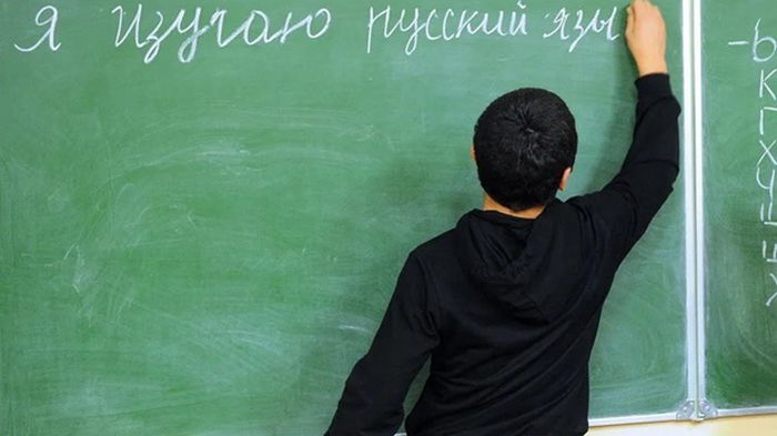 Большинство украинцев против изучения русского языка в школах — опрос