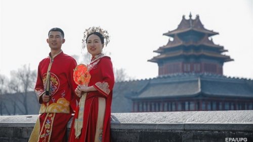 Китай впервые за три года возобновляет выдачу всех виз