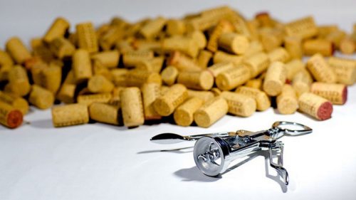 Кабмин повысил стоимость акцизных марок на 80%