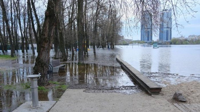 Паводок в Киеве несколько дней идет на убыль