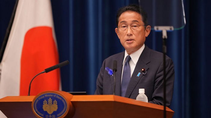 Во время выступления премьер-министра Японии прогремел взрыв