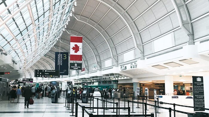Из канадского аэропорта украли контейнер с драгоценностями на $15 млн