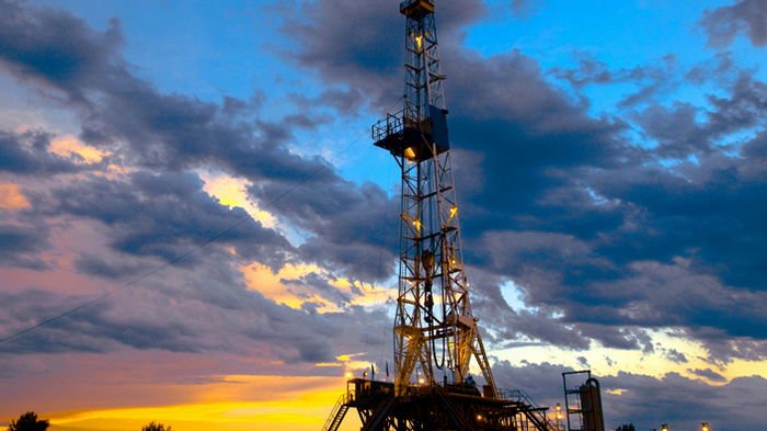 Сколько будут стоить нефть и газ: НБУ обновил прогноз до 2025 года