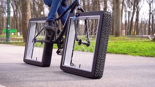 Украинский инженер создал велосипед с квадратными колесами, который мо...