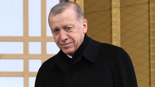 Выборы в Турции: у Эрдогана одним соперником меньше, но он отстает от ...