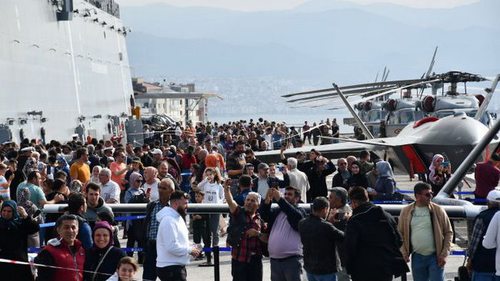 Первый в мире корабль-носитель БПЛА открыли для посетителей в Турции