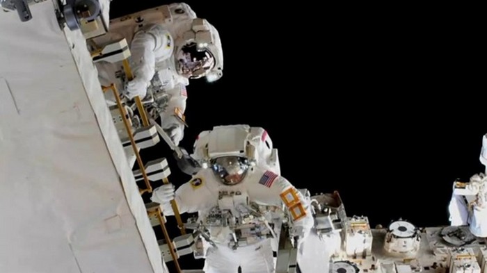 У астронавтов NASA возникли проблемы в открытом космосе