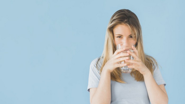 Сколько воды нужно пить в день на самом деле?
