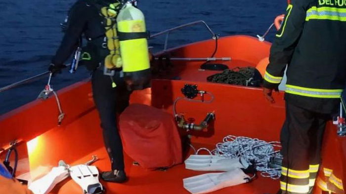 В Италии перевернулась туристическая лодка, среди жертв оказались разведчики