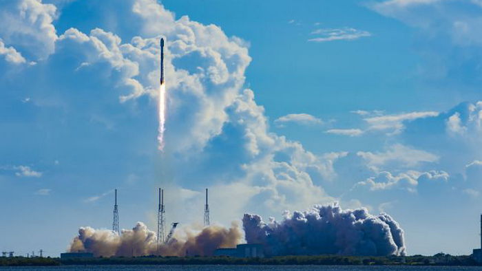 SpaceX вывела на орбиту еще партию спутников Starlink