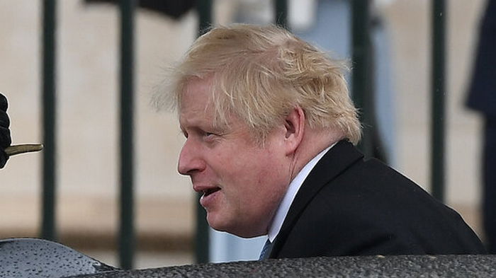 Борис Джонсон уходит из парламента Британии из-за скандала. Говорит, что его «изгнали»