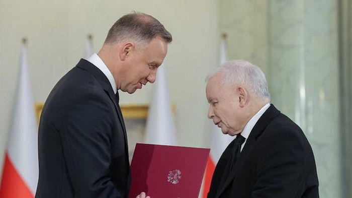 Качиньский снова вернулся в правительство Польши. Дуда назначил его вице-премьером