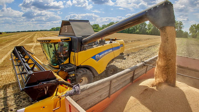 Урожай-2023: в Украине собрали первый миллион тонн зерна