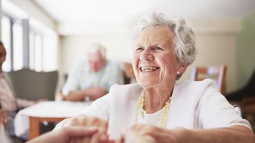 Роль дома престарелых в уходе за пациентами с деменцией