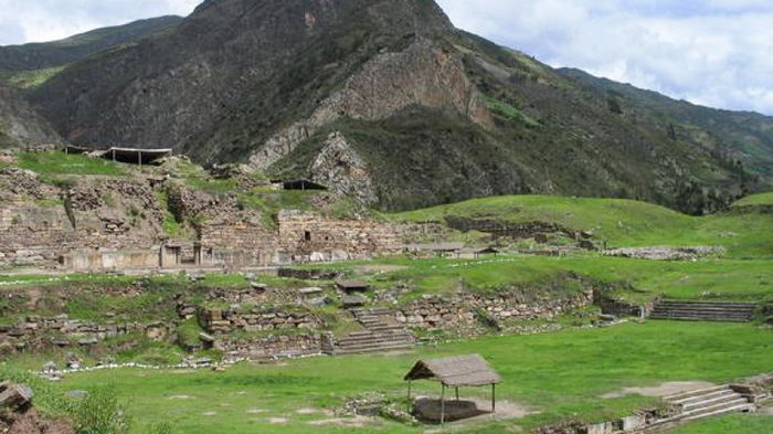 Тайны под храмом: археологи в Перу нашли 3000-летний тоннель в горном комплексе