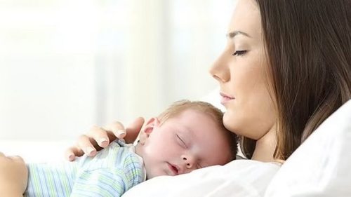 Как на самом деле изменяется разум матерей после беременности