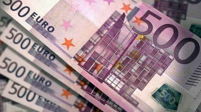 Официальный курс евро опустился ниже 41 грн