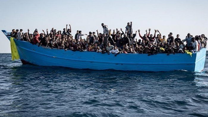 В море близ Греции спасли около сотни нелегальных мигрантов