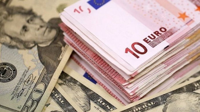 Гривна четвертый день подряд укрепляется по отношению к евро. Курс НБУ