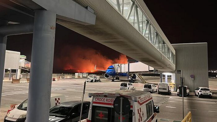 Пожары на Сицилии приблизились к аэропорту Палермо