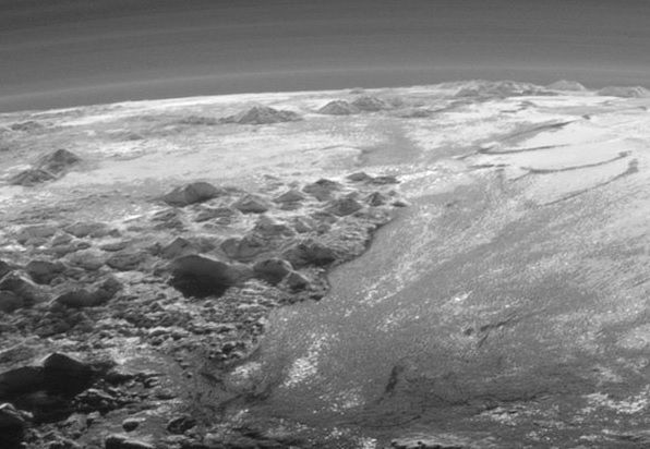 Газовая пустыня. На Плутоне обнаружили дюны из замороженного метана