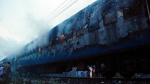 Девять человек погибли в пожаре в поезде на юге Индии