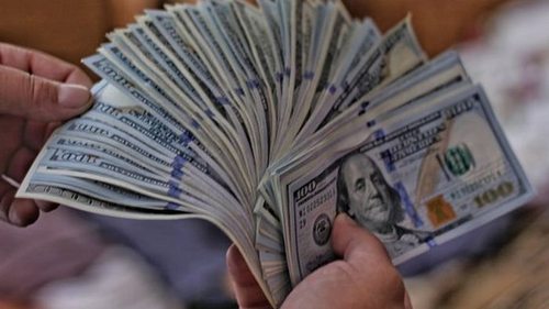 Доллар продолжает дешеветь. Наличные курсы