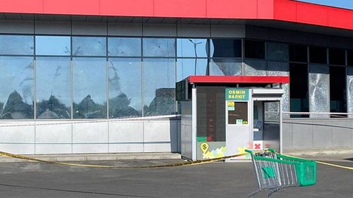 В супермаркет в Мукачево бросили взрывное устройство