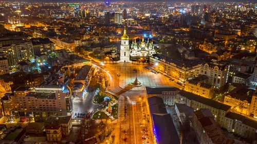 На 10 градусов выше нормы: в Киеве третий день подряд фиксируют температурные рекорды