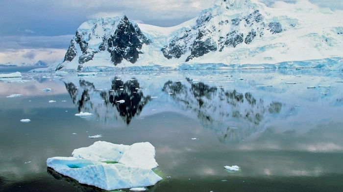 Антарктида тает. Спасти континент не сможет затемнение Солнца: в чем причина