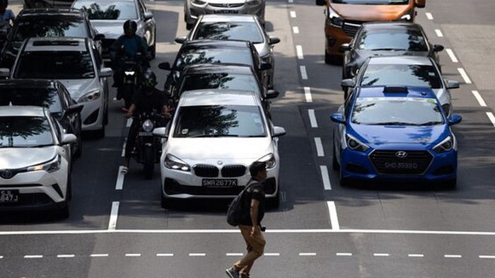 В Сингапуре право на владение автомобилем подорожало до $100 000