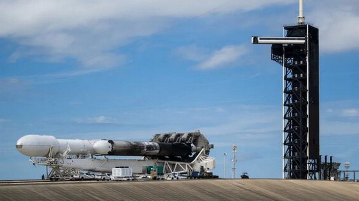 SpaceX подготовила ракету Falcon Heavy для запуска миссии NASA Psyche к астероиду-тезке