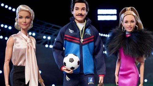 Компания Mattel выпустила кукол в виде персонажей сериала Тед Лассо (фото)