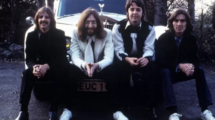 The Beatles выпустили последнюю песню с голосом Джона Леннона