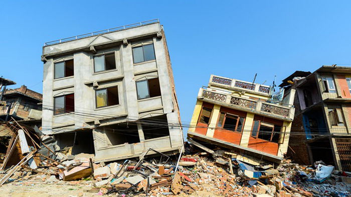 Землетрясение в Непале: основные завалы не разбирали, а уже более 150 жертв