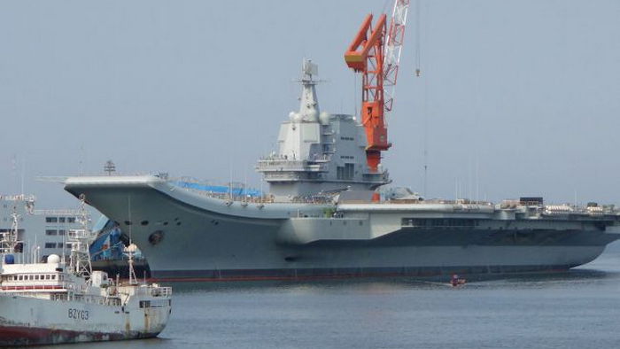 Китайский авианосец заметили в Тайванском проливе