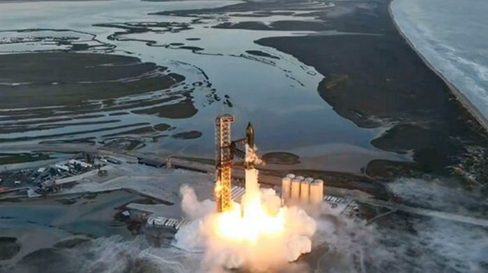 SpaceX во второй раз запустила Starship после взрыва в апреле. Сигнал от корабля пропал