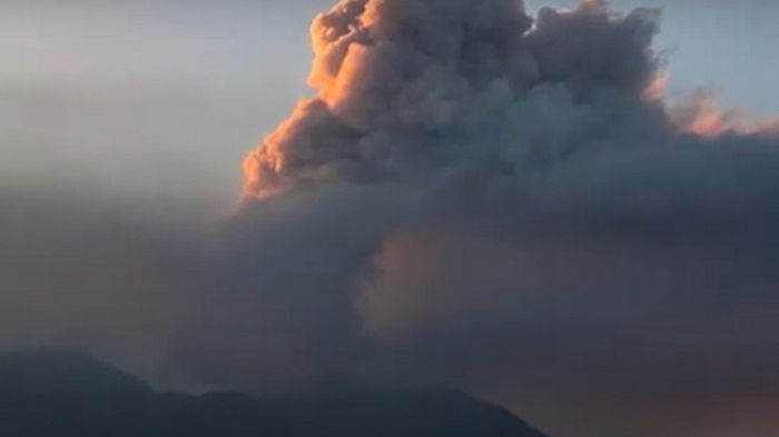 Извержение вулкана в Индонезии: 22 жертвы