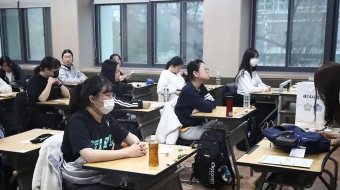 В Южной Корее студенты подали в суд — преподаватель закончил экзамен на 90 секунд раньше