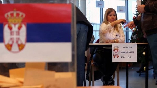 В Сербии сегодня выборы: кого выбирают и кто фаворит
